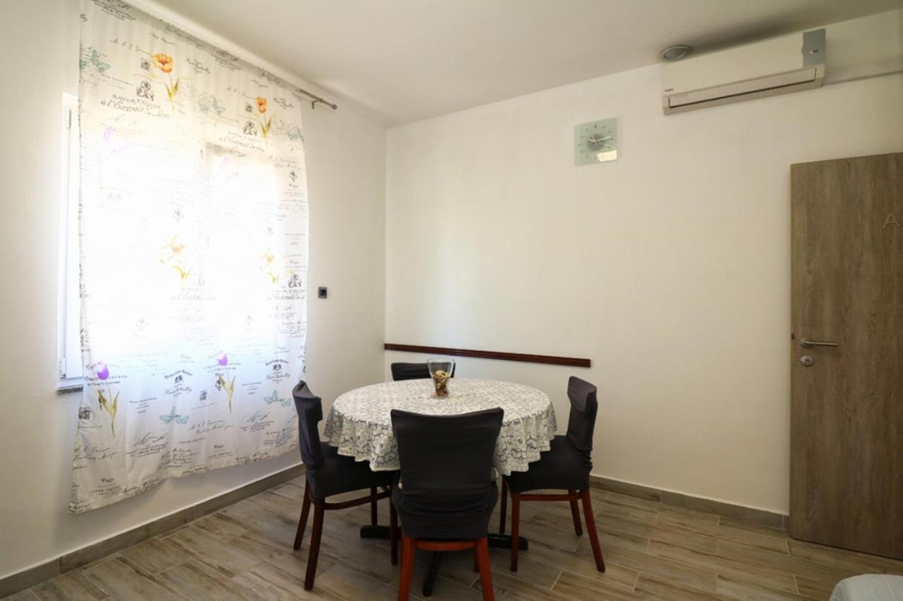Apartmani Mikin Betina  Εξωτερικό φωτογραφία