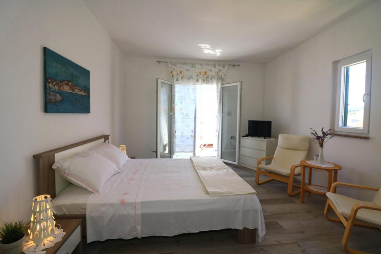 Apartmani Mikin Betina  Εξωτερικό φωτογραφία