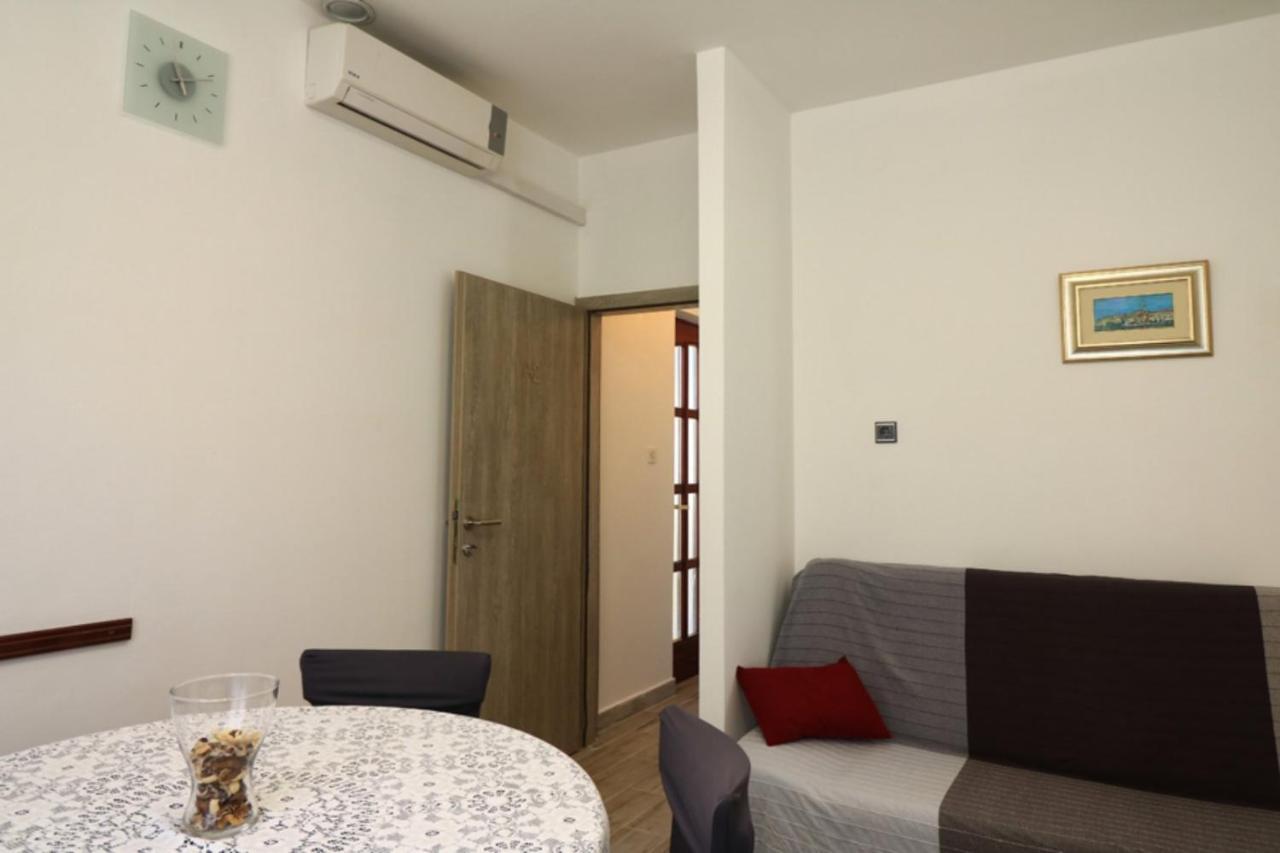 Apartmani Mikin Betina  Εξωτερικό φωτογραφία