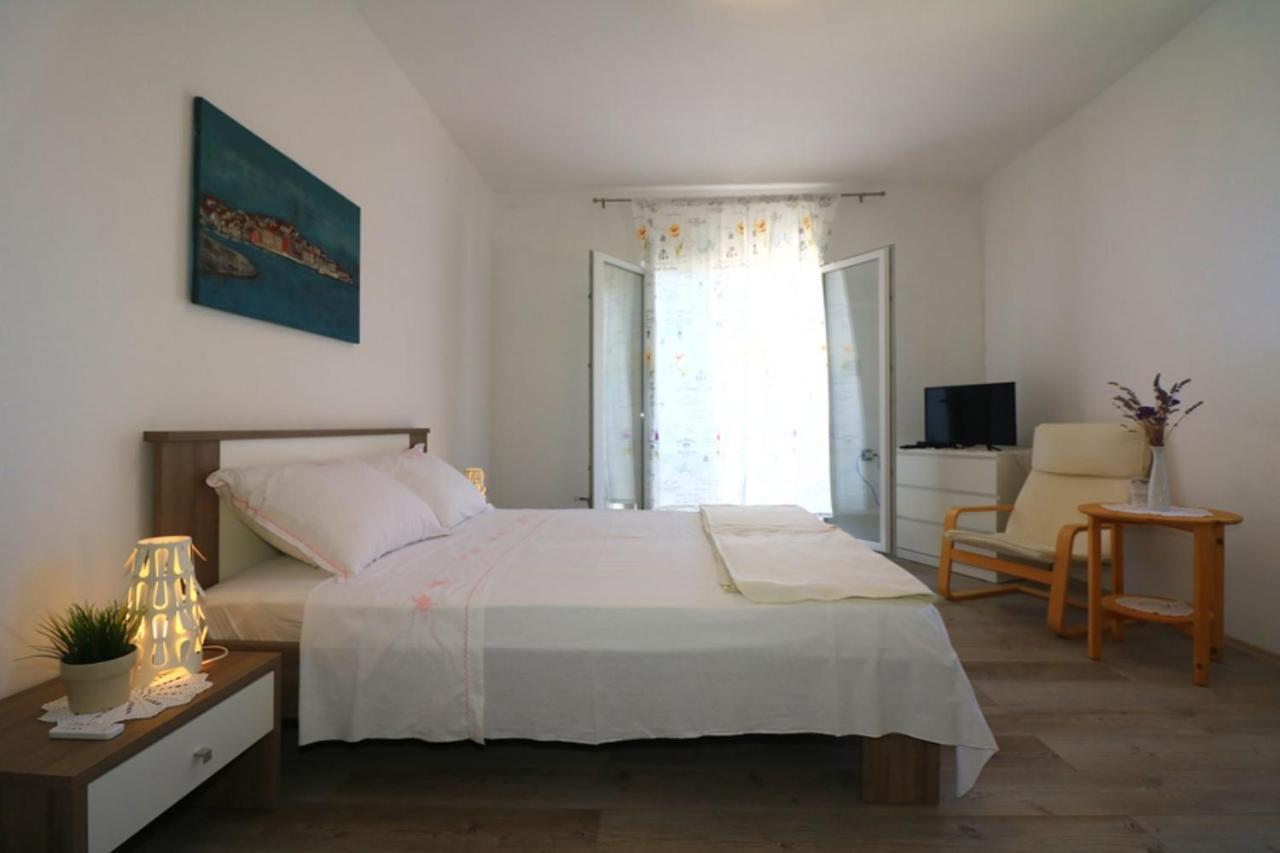 Apartmani Mikin Betina  Εξωτερικό φωτογραφία