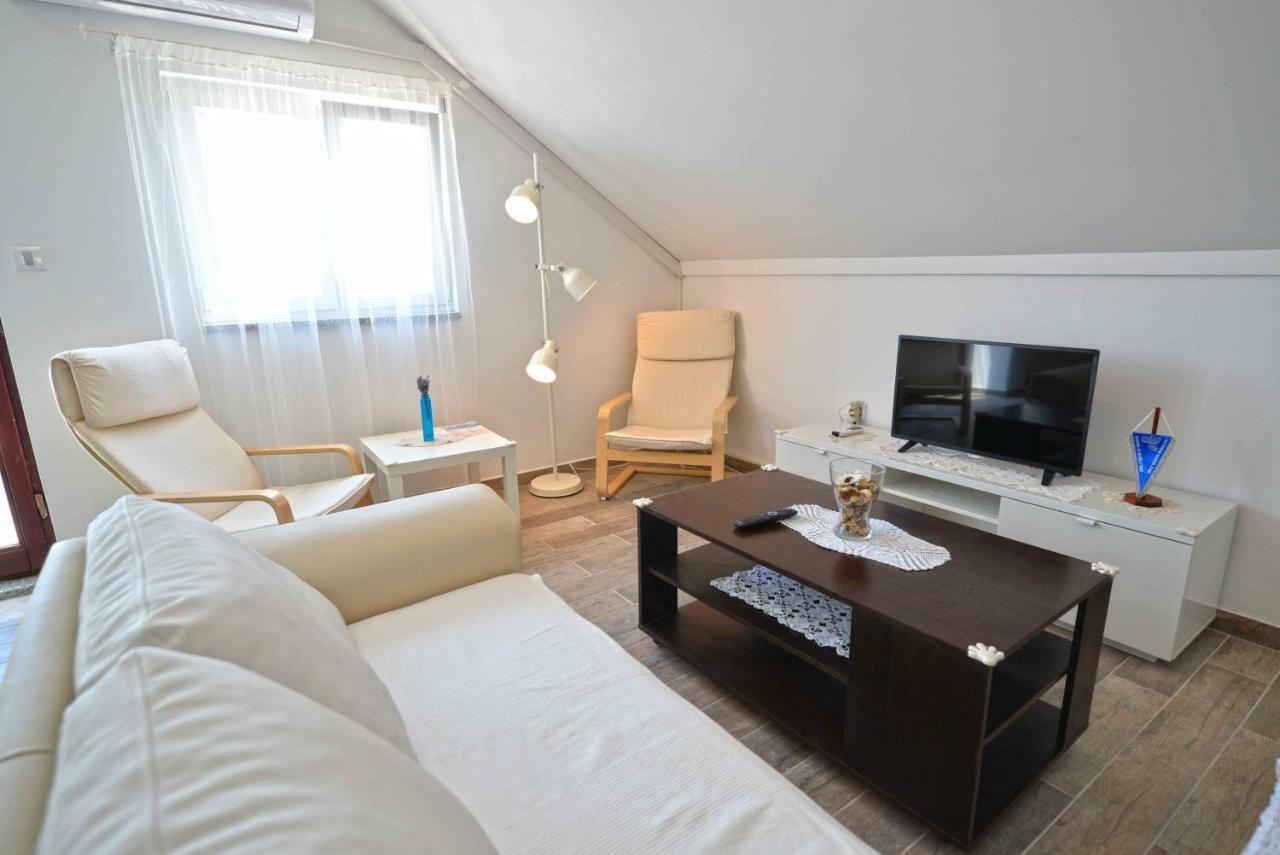 Apartmani Mikin Betina  Εξωτερικό φωτογραφία