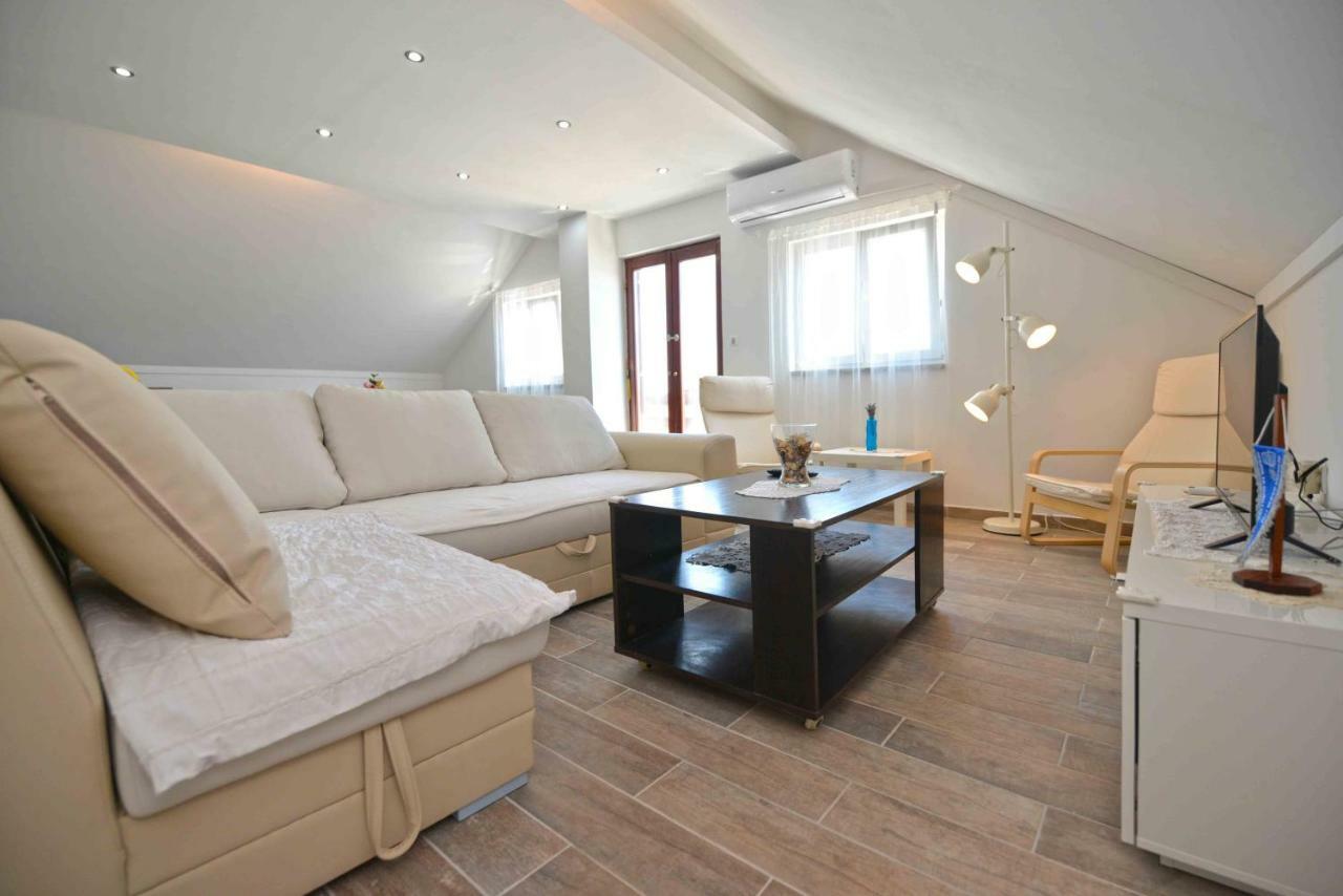 Apartmani Mikin Betina  Εξωτερικό φωτογραφία
