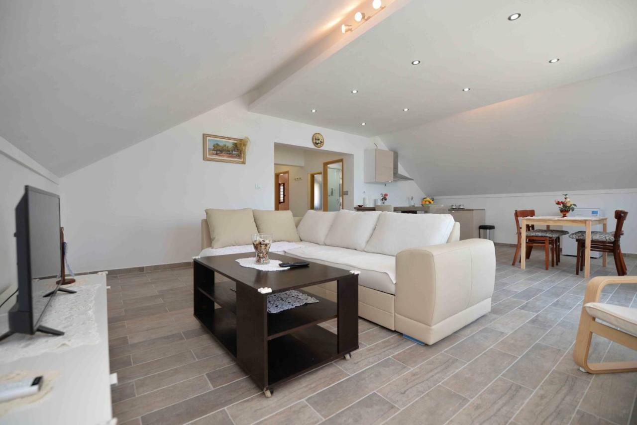 Apartmani Mikin Betina  Εξωτερικό φωτογραφία