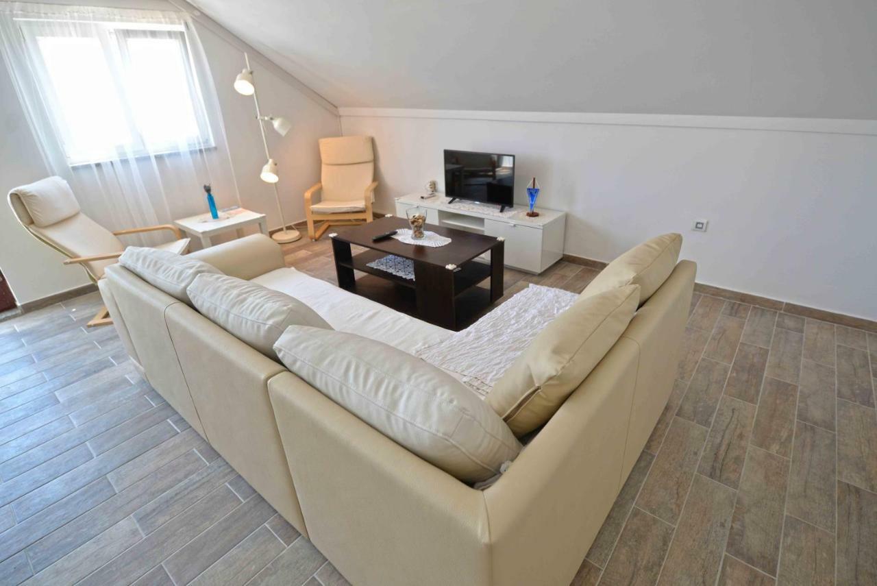 Apartmani Mikin Betina  Εξωτερικό φωτογραφία